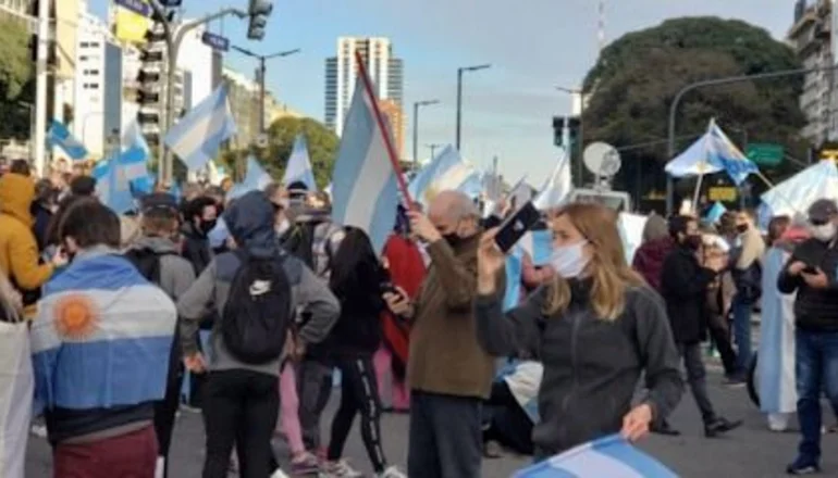 17A. Mientras el mundo sufre rebrotes, el macrismo llama a un festival de contagios