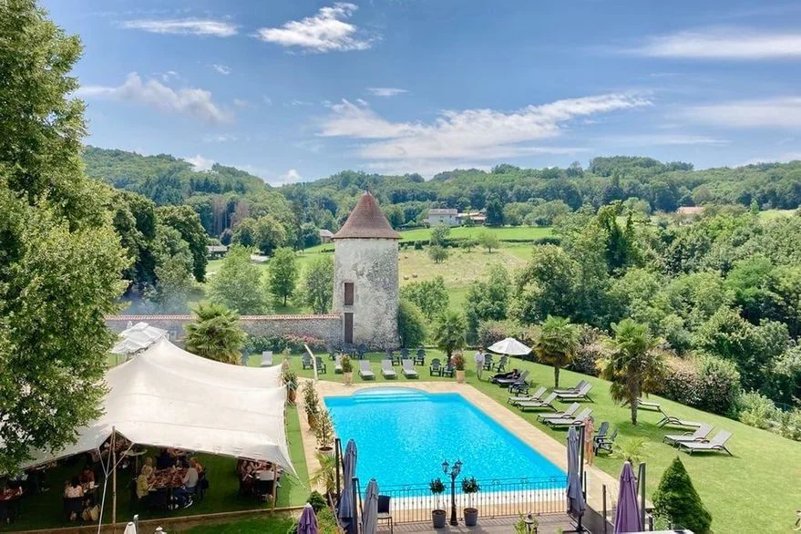 Maru Botana varada Castillo en Francia