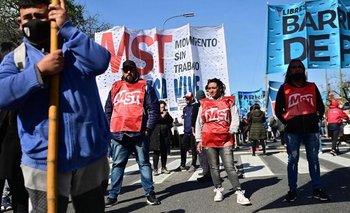 Descontentos con el Gobierno, movimientos sociales empiezan un acampe en Plaza de Mayo | Movimientos sociales