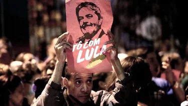 Arrancó la campaña en Brasil: violencia política, pobreza y un Lula favorito