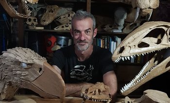 Quién es Santiago Reuil, el paleontólogo que hace dinosaurios en cartón | Ciencia 
