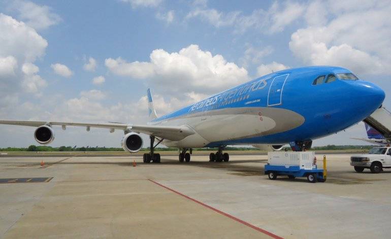 Denuncian a ex dueños privados de Aerolíneas por vender la deuda a un fondo buitre Denuncian a ex dueños privados de Aerolíneas por vender la deuda a un fondo buitre | El Destape