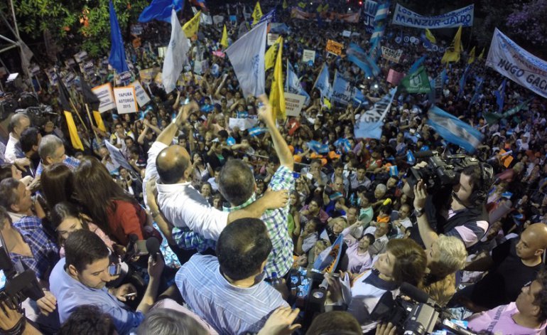 El Gobierno pidió a la oposición "terminar con la farsa" de querer "deslegitimar todo" El Gobierno pidió a la oposición "terminar con la farsa" de querer "deslegitimar todo" | El Destape