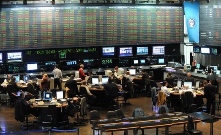 Tras los anuncios, la Bolsa se hunde más de 2% Tras los anuncios, la Bolsa se hunde más de 2% | El Destape