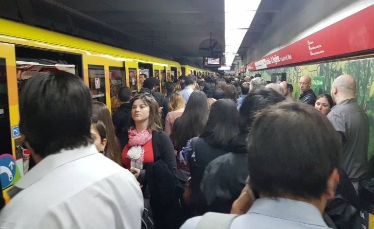Sin respiro: El Gobierno de la Ciudad quiere llevar el boleto de subte a $16,50 Sin respiro: El Gobierno de la Ciudad quiere llevar el boleto de subte a $16,50 | El Destape