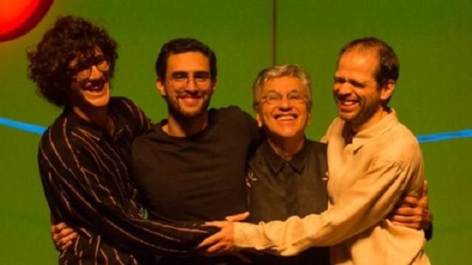 Video: el público cantó "Si vos querés" en el recital de Caetano Video: el público cantó "Si vos querés" en el recital de Caetano | El Destape