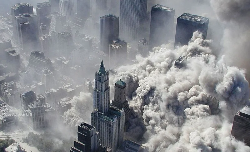 El derrumbe de las Torres Gemelas dejó escombros en el corazón de la ciudad de Nueva York, Estados Unidos