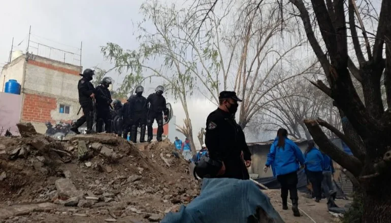 Violento desalojo en la Villa 31 contra mujeres y niños: "Nos rompen las cosas"