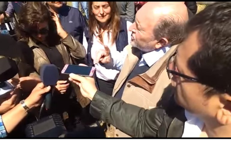 El fuerte cruce entre el gobernador de La Pampa y un ministro de Macri El fuerte cruce entre el gobernador de La Pampa y un ministro de Macri | El Destape