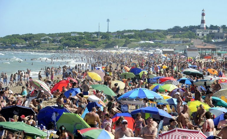 Por la crisis, los alquileres en la costa están por las nubes y el consumo se desploma Por la crisis, los alquileres en la costa están por las nubes y el consumo se desploma | El Destape