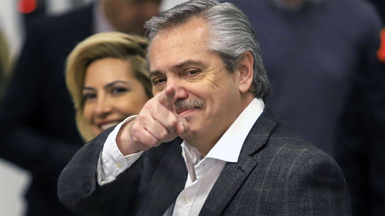 Tras%20el%20debate%2C%20Alberto%20Fern%C3%A1ndez%20le%20pidi%C3%B3%20a%20Macri%20que%20%22deje%20las%20caravanas%22%20 | El Destape