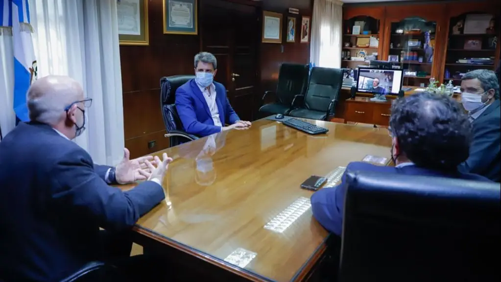 uñac, en reunión por minería 