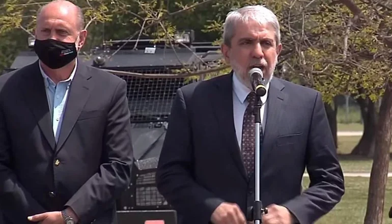 Aníbal Fernández y Perotti presentaron a 575 efectivos de Gendarmería Nacional en Rosario