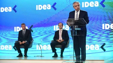 Frente a los empresarios, el presidente enterró la reforma laboral