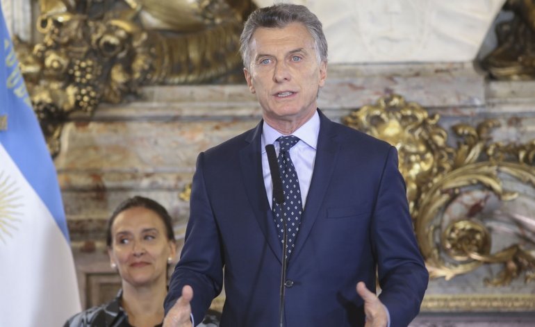 Un funcionario del Gobierno es salpicado por el FIFA GATE Un funcionario del Gobierno es salpicado por el FIFA GATE | El Destape