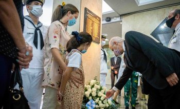 Taiana encabezó una ceremonia homenaje a la tripulación del ARA San Juan | Tragedia del ara san juan