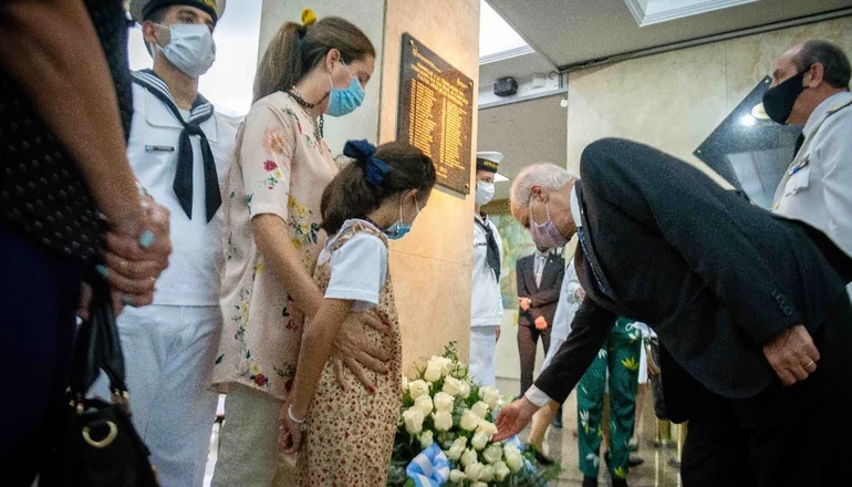 Taiana encabezó una ceremonia homenaje a la tripulación del ARA San Juan