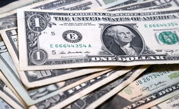 El dólar blue subió cinco pesos, cerró a $ 219 y marcó nuevo récord histórico | Cotizaciones