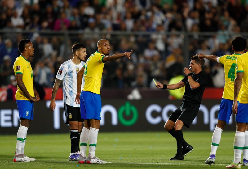 Conmebol suspende a un árbitro chileno y dos uruguayos por errores en partidos de eliminatoria | Árbitros