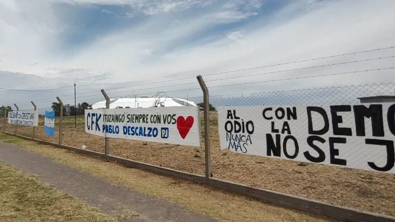 EN VIVO: Miles de militantes llenan el estadio de La Plata y ya se palpita el discurso de CFK 3 1668700024550