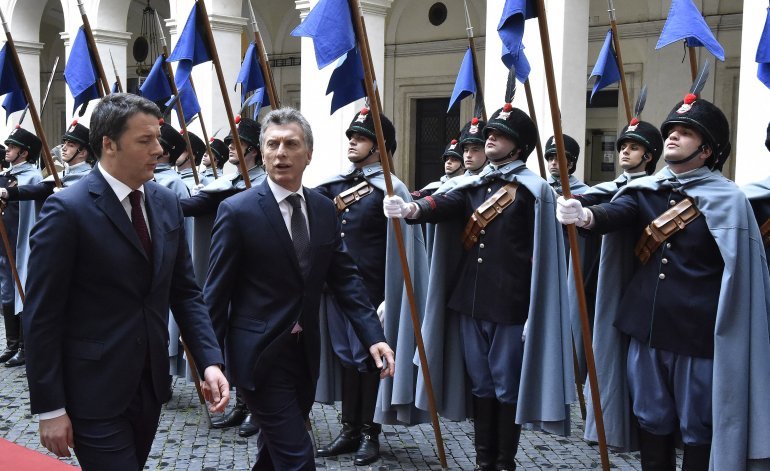 Renunciaron dos primeros ministros que se habían reunido con Macri recientemente Renunciaron dos primeros ministros que se habían reunido con Macri recientemente | El Destape