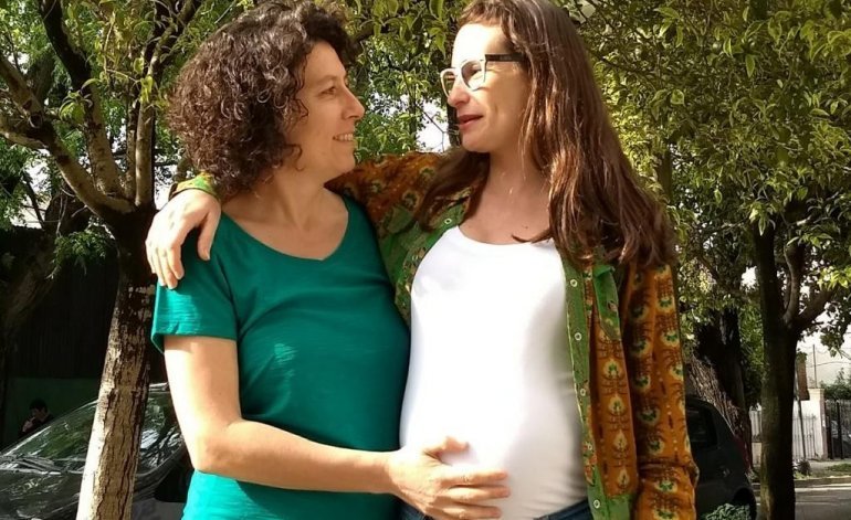 La Justicia falló a favor de una pareja de mujeres que exigían licencia por maternidad igualitaria La Justicia falló a favor de una pareja de mujeres que exigían licencia por maternidad igualitaria | El Destape