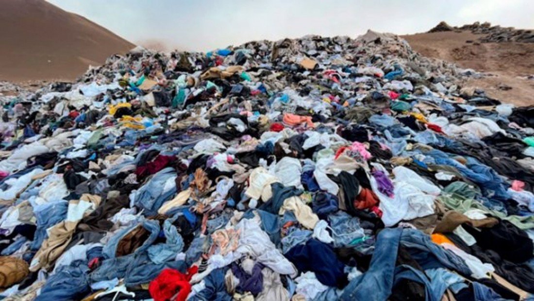 Moda, Así es la primera colección de alta costura hecha con ropa reciclada, moda sostenible, Desierto de Atacama, Chile, historias ec, SOMOS